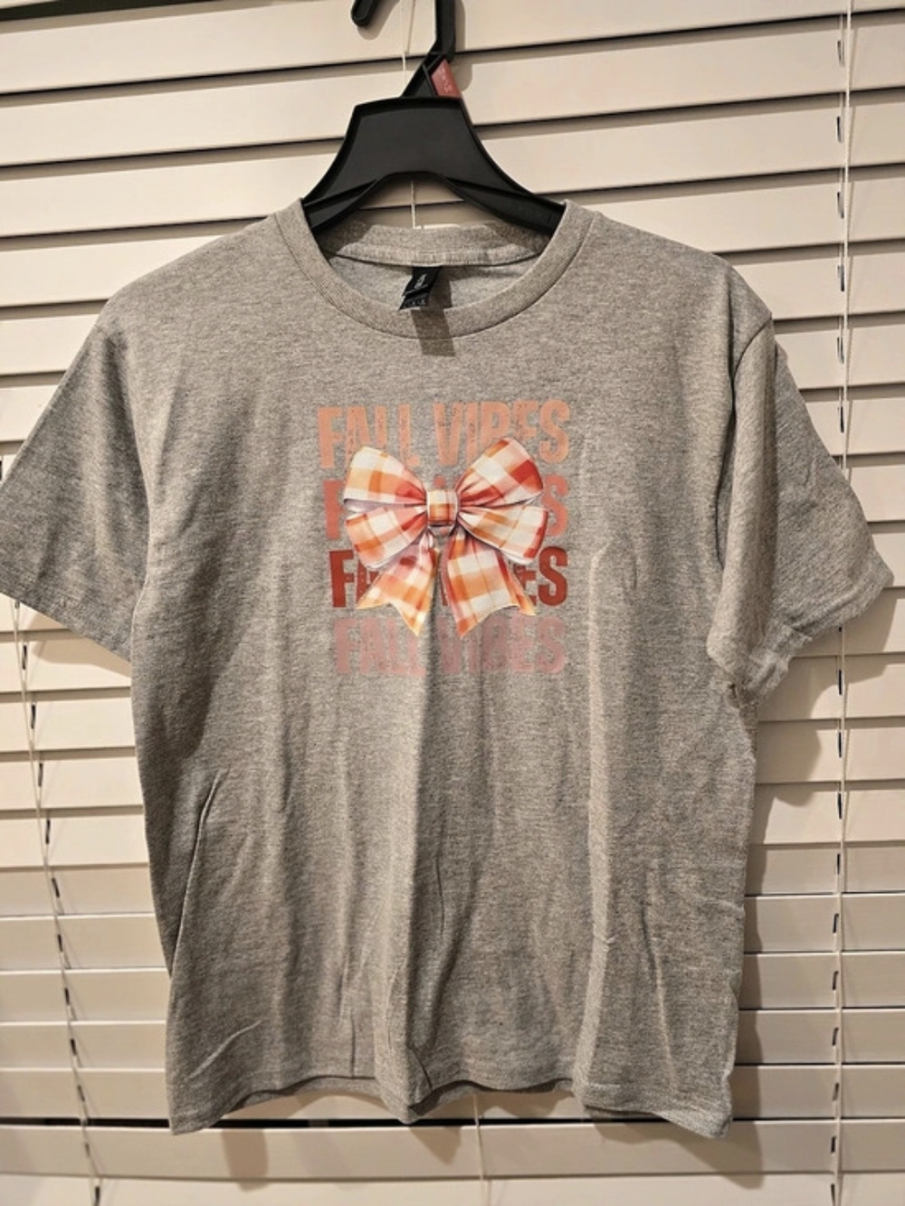 Graphic Short Sleeve Tee in Gray & Orange